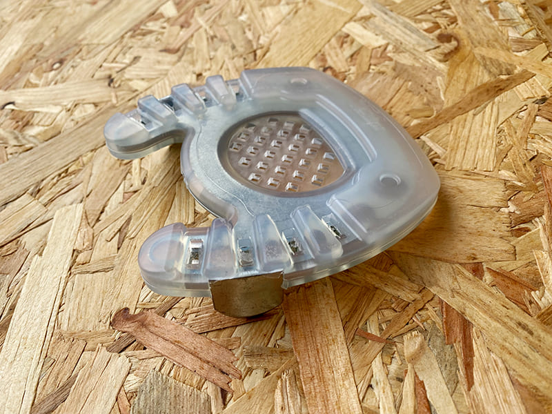 clipped open toe shoe with integrated grid sole